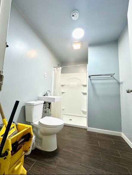 More Photos Of 13536 S Brandon Ave, Chicago Apartments For Sale