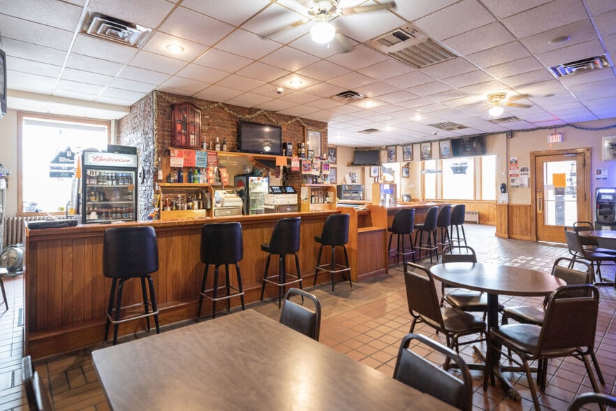 More Photos Of 100 S Washington St, Lake City Restaurant For Sale