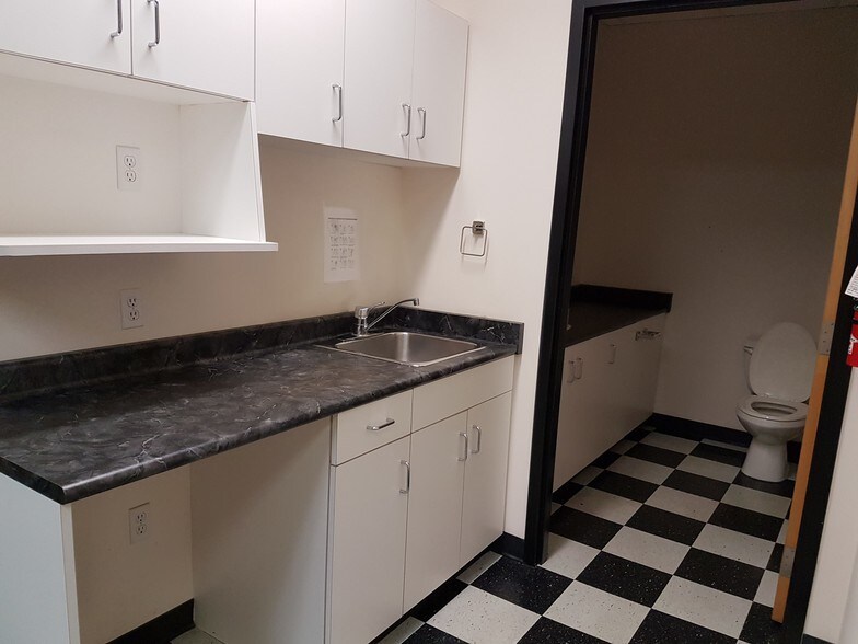 More Photos Of 180 James St S, Hamilton Office For Lease