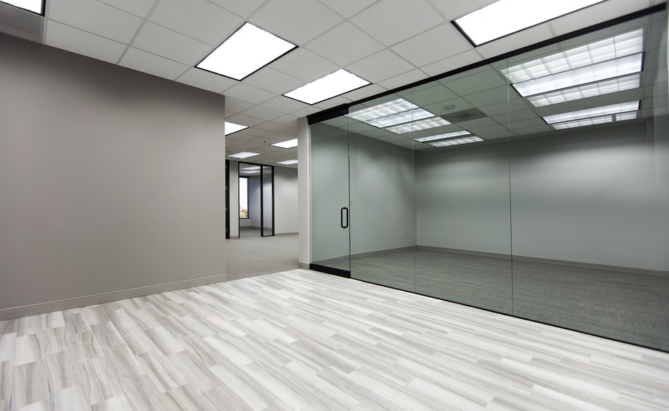 More Photos Of 4851 Lyndon B Johnson Fwy, Dallas Office For Lease