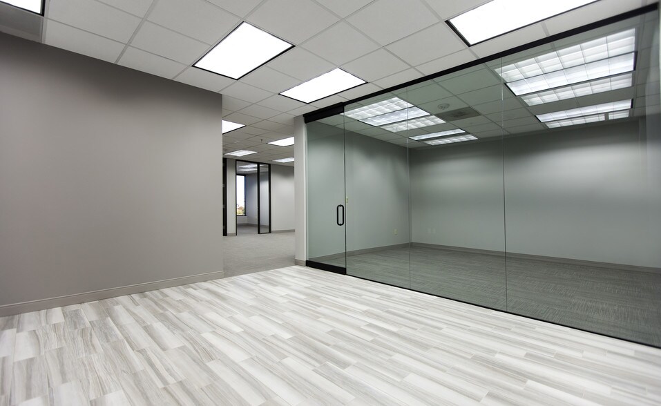 More Photos Of 4851 Lyndon B Johnson Fwy, Dallas Office For Lease