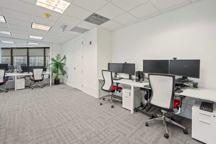 More Photos Of 1200 Brickell Ave, Miami Office For Sale