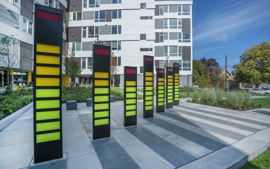 More Photos Of 2020 E Madison St, Seattle Apartments For Lease