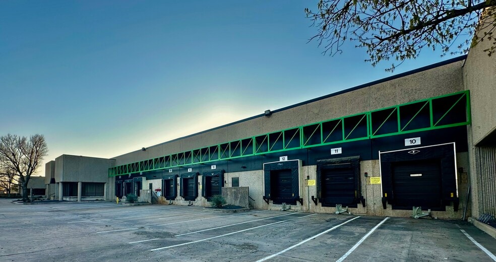 More Photos Of 2214 Braker Ln, Austin Distribution For Lease