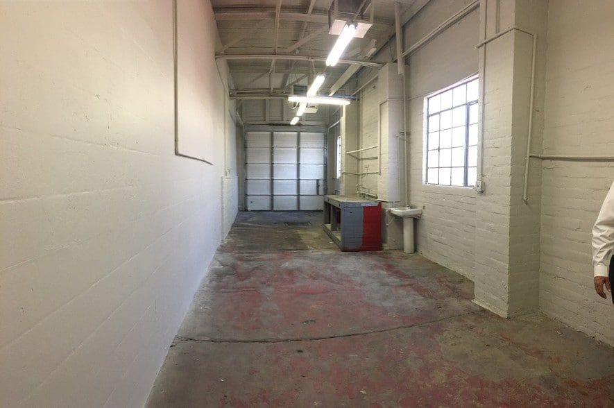More Photos Of 1500 Wyoming Ave, El Paso Auto Repair For Lease