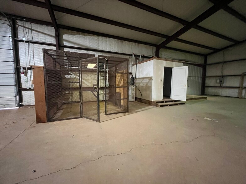 More Photos Of 11603 N Fm 2528, Lubbock Warehouse For Lease