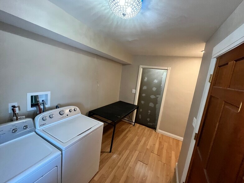 More Photos Of 260 Calumet St, Oswego Office For Sale