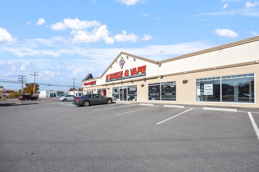 More Photos Of 570-603 Lafayette Rd, Seabrook Unknown For Lease