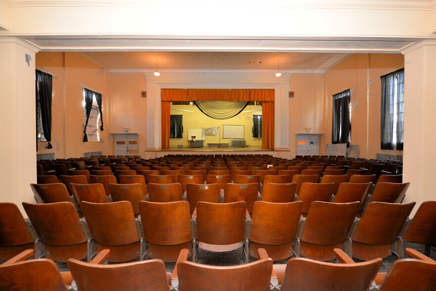 More Photos Of 156 School Rd, Mill Spring Office For Lease