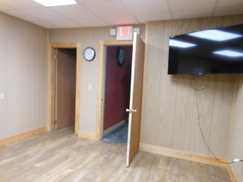 More Photos Of 737 N Magnolia Ave, Ocala Distribution For Sale