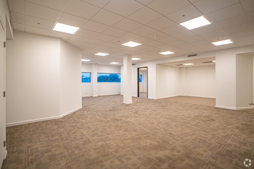 More Photos Of 2755 E Oakland Park Blvd, Fort Lauderdale Office For Lease