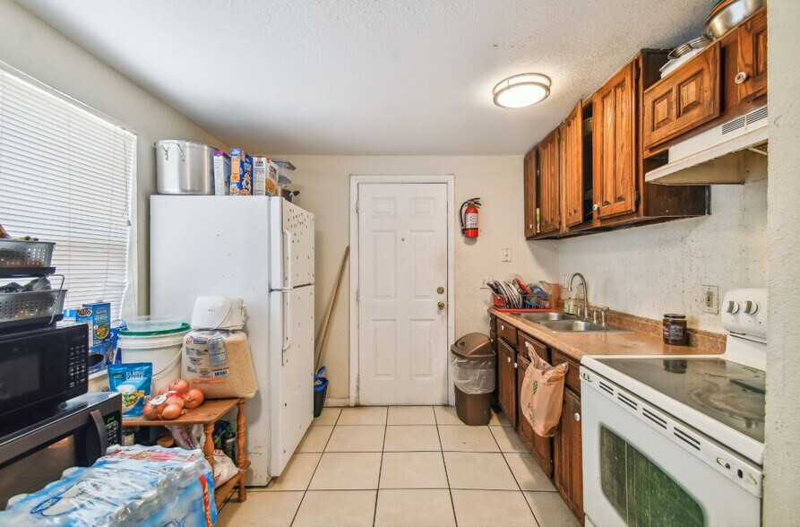 More Photos Of 4507-4517 E Giddens Ave, Tampa Multifamily For Sale