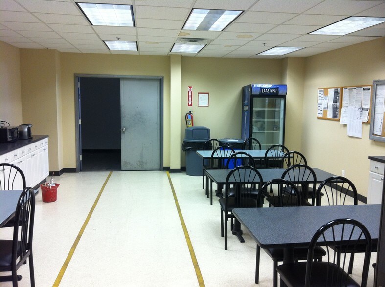 More Photos Of 1 W Forest Ave, Englewood Light Manufacturing For Lease