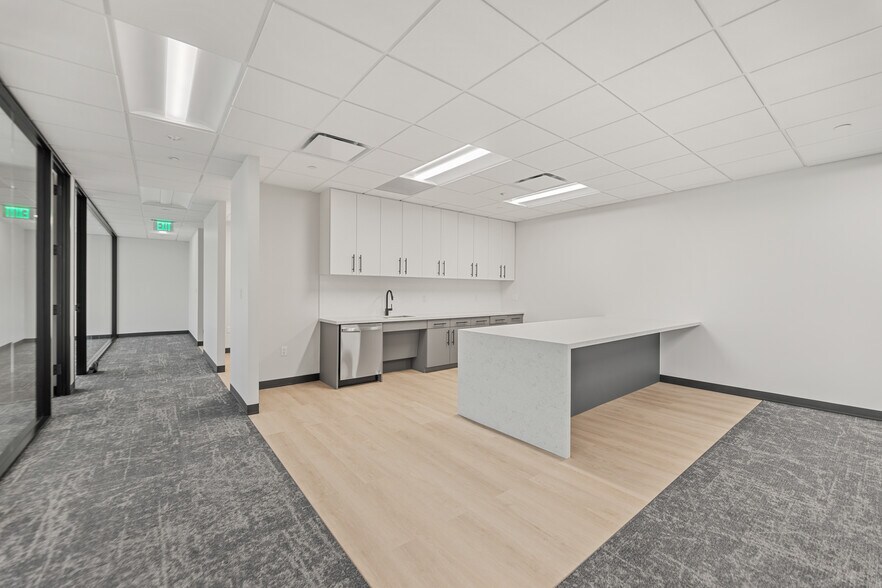 More Photos Of 10000 N Central Expy, Dallas Office Residential For Lease
