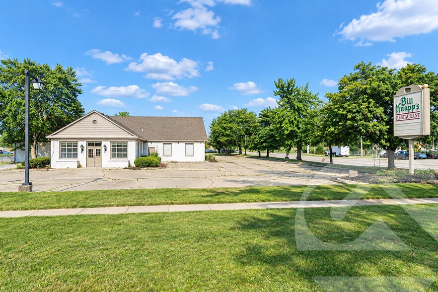 Primary Photo Of 21000 Allen Rd, Woodhaven Restaurant For Sale