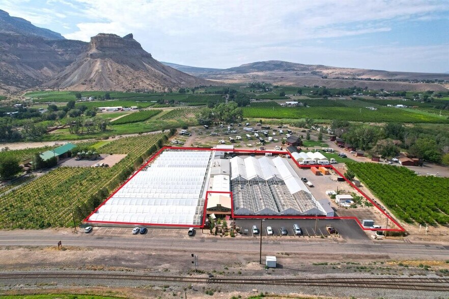 More Photos Of 1041 N River Rd, Palisade Warehouse For Sale