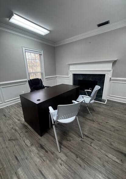 More Photos Of 340 Eisenhower Dr, Savannah Office For Lease