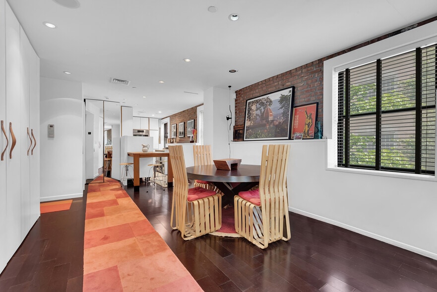 More Photos Of 334 Grand St, New York Apartments For Lease