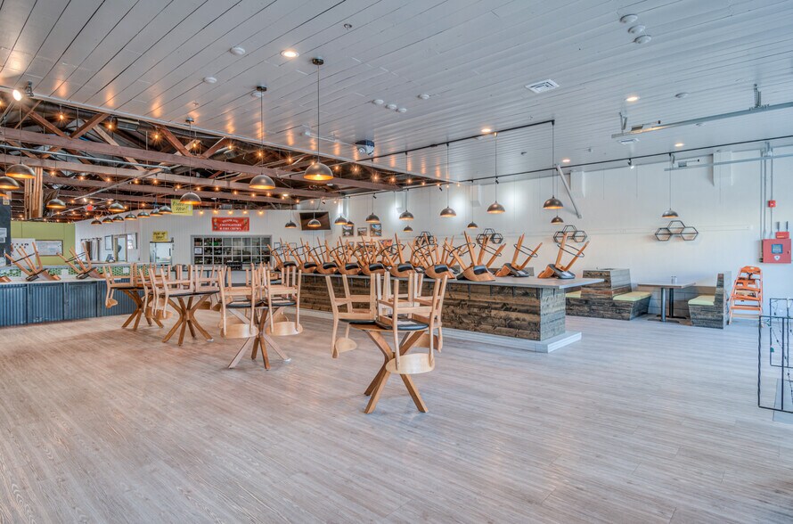 More Photos Of 420 N Main St, Prineville Restaurant For Lease