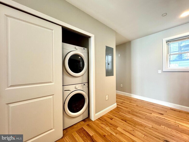 More Photos Of 1014 E Moyamensing Ave, Philadelphia Multifamily For Sale