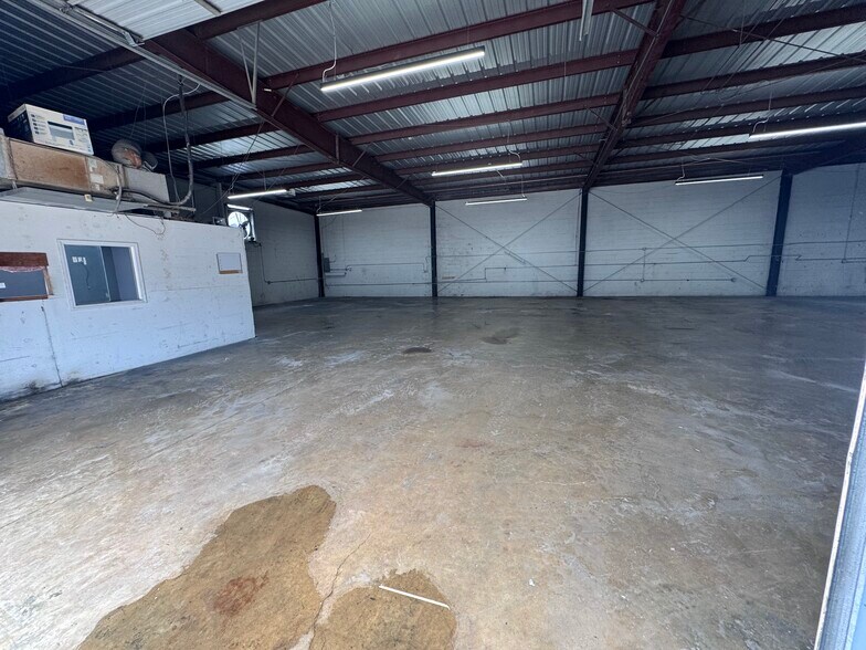 More Photos Of 6261 Richmond Ave, Houston Unknown For Lease