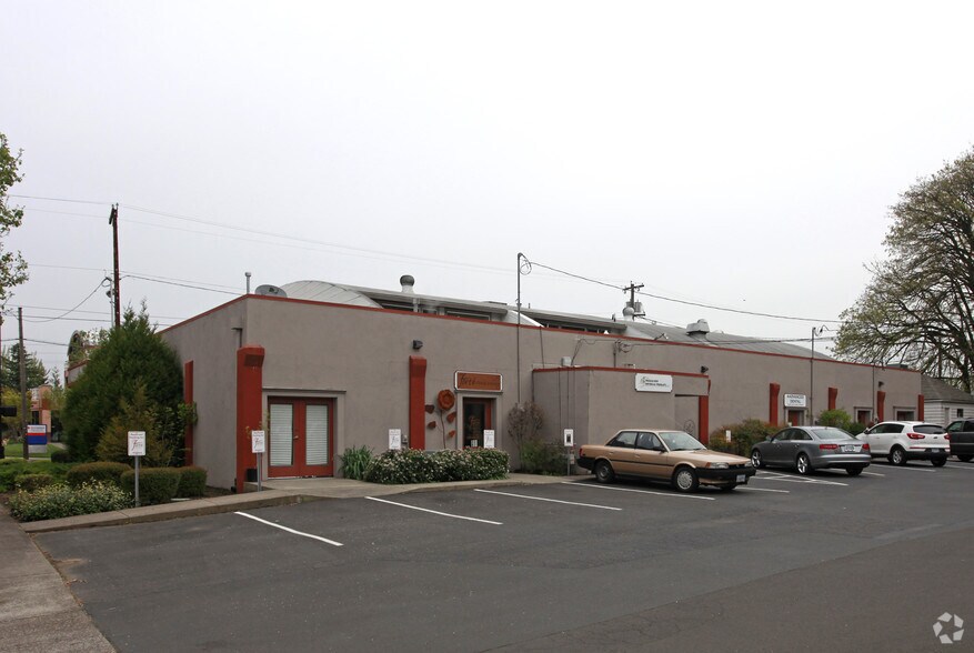 More Photos Of 1500-1512 Washington St, Oregon City Storefront Retail Office For Lease