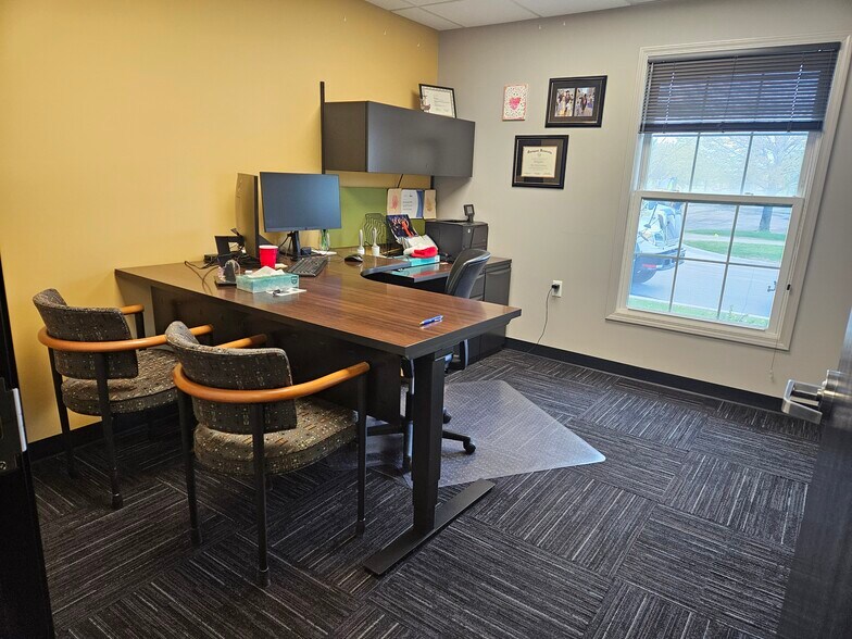 More Photos Of 902 S Washington Ave, Saginaw Office For Sale