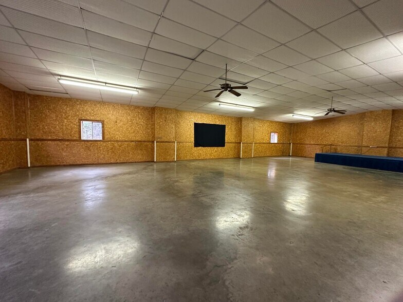 More Photos Of 10 Bowen Rd, Eupora Freestanding For Sale