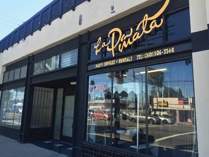 More Photos Of 1801-1809 Lincoln Blvd, Venice Storefront Retail Office For Lease