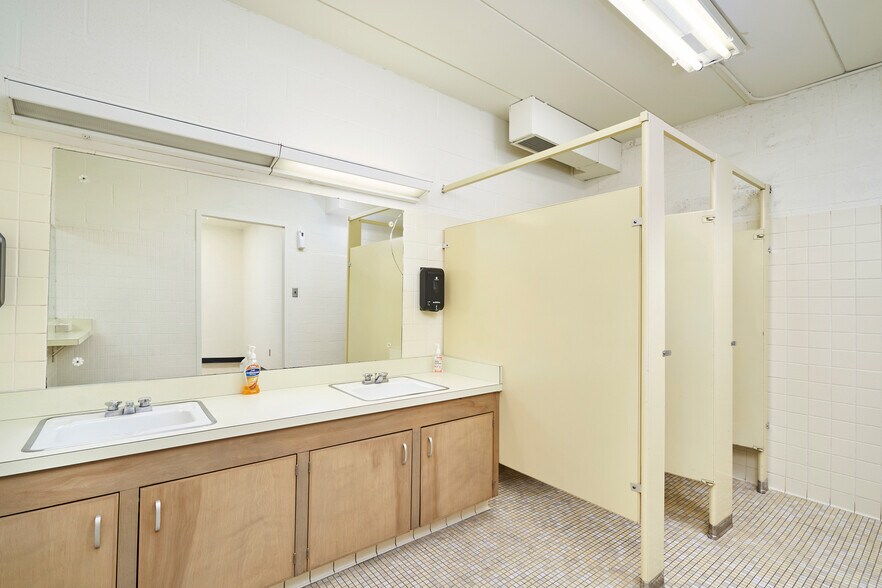 More Photos Of 1060 Kenmore Blvd, Akron Bank For Sale