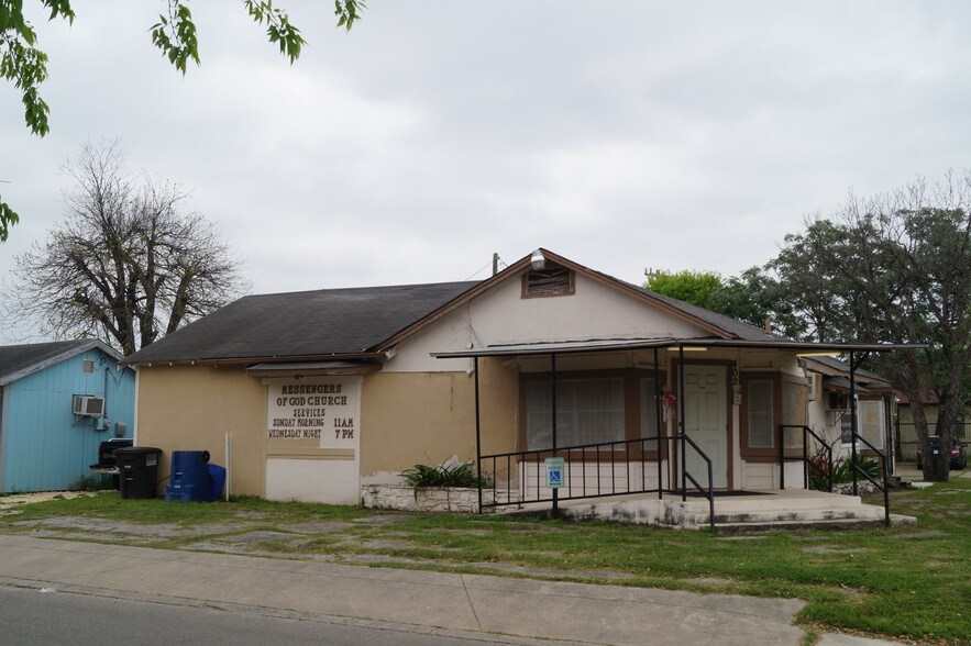 More Photos Of 402 Bynum Ave, San Antonio Religious Facility For Sale