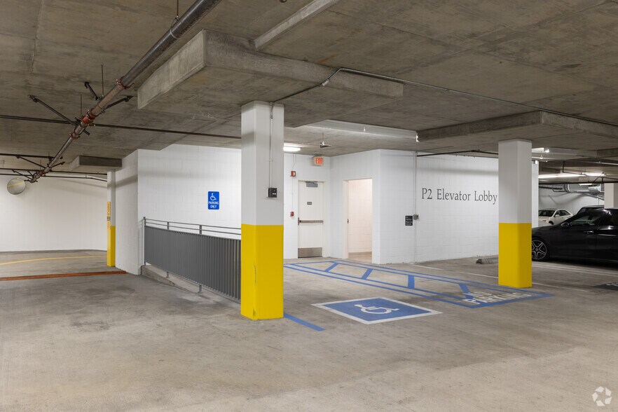 More Photos Of 421-427 N Beverly Dr, Beverly Hills Office For Lease