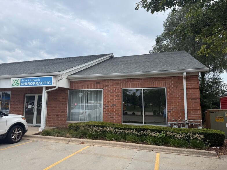More Photos Of 1450 W Main St, Saint Charles Unknown For Lease