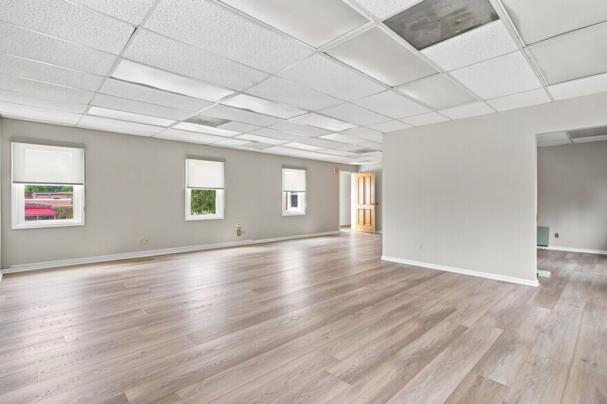 More Photos Of 33610 Solon Rd, Solon Office For Sale