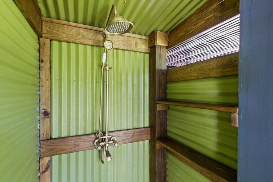 More Photos Of 32 Owl Creek Rd, Murphy Trailer Camper Park For Sale