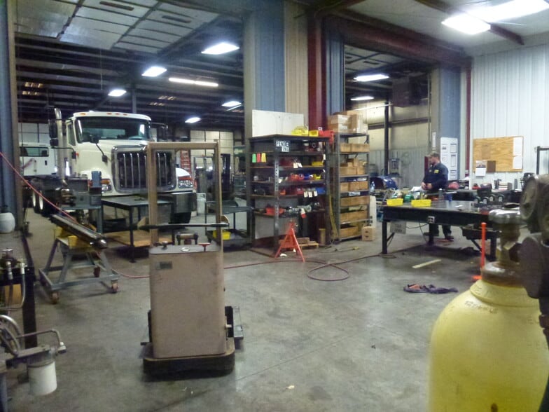 More Photos Of 120 Belcher Rd, Boiling Springs Warehouse For Lease