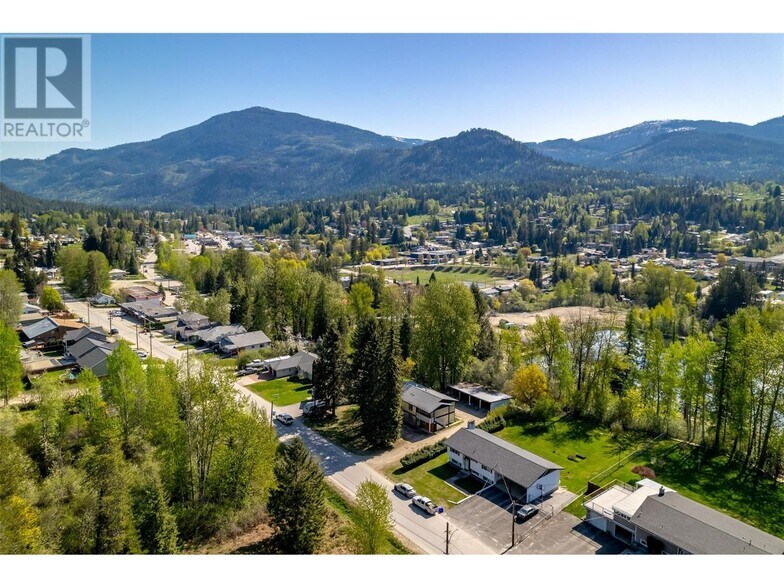 More Photos Of 1810 1 St, Fruitvale Apartments For Sale