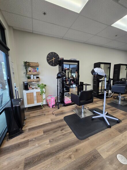 More Photos Of 8840 N Magnolia St, Santee Unknown For Lease