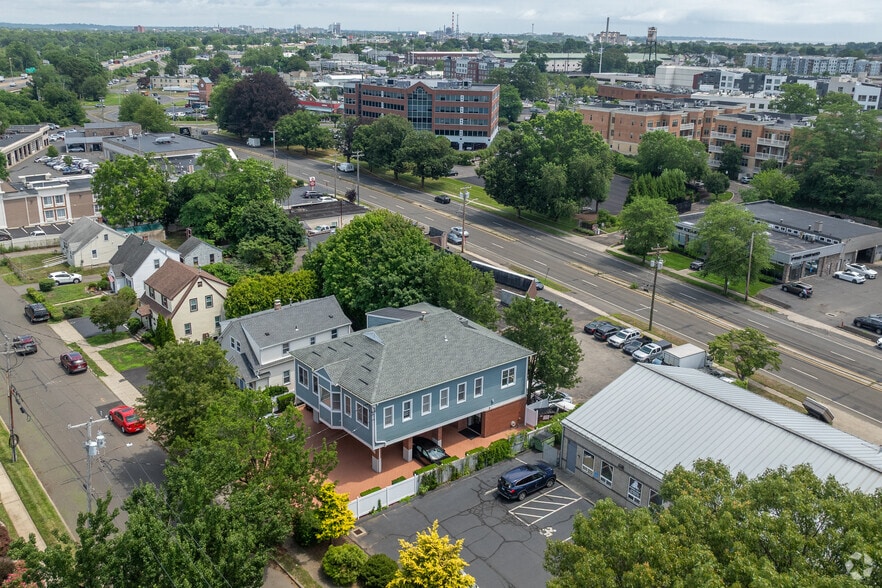 More Photos Of 411 Meadow St, Fairfield Office For Lease