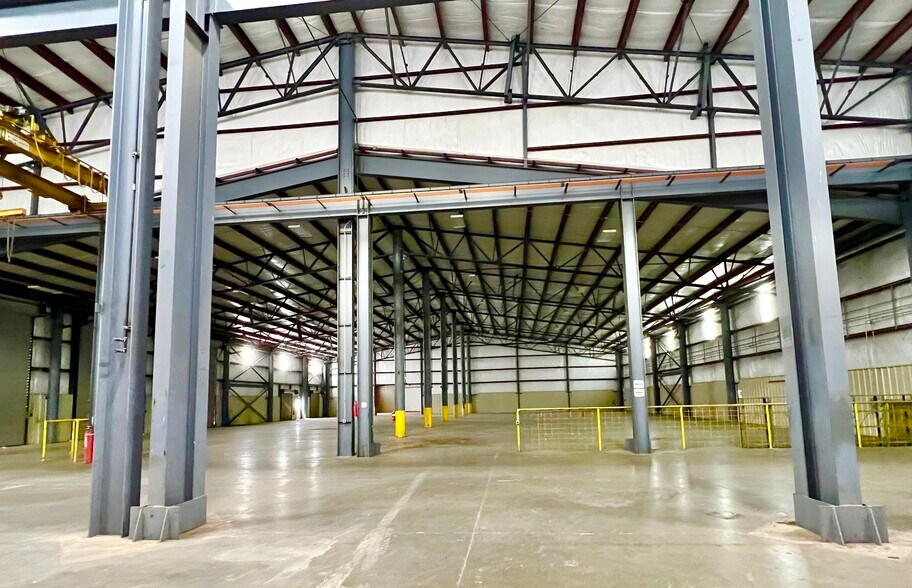 More Photos Of 10241 US-67, Texarkana Warehouse For Sale