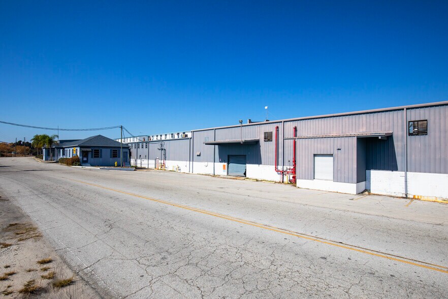 More Photos Of 8 Railroad Ave, Haines City Warehouse For Lease