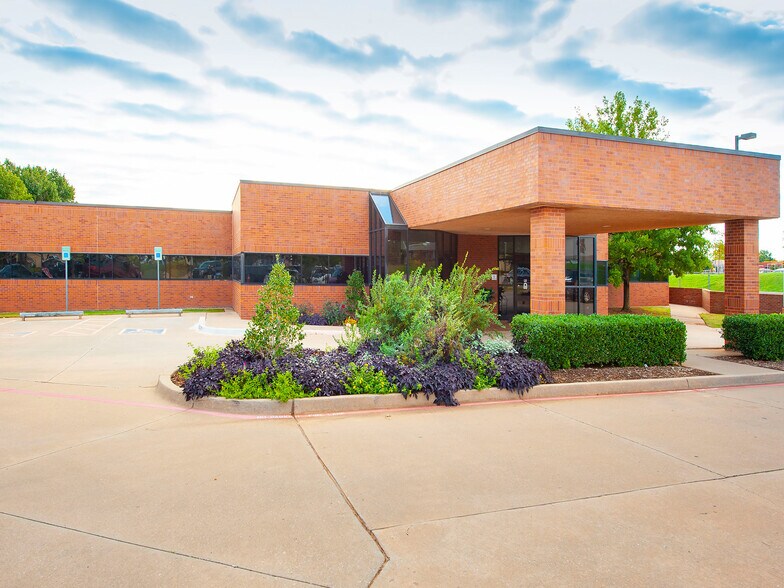 More Photos Of 600 National Ave, Oklahoma City Medical For Sale