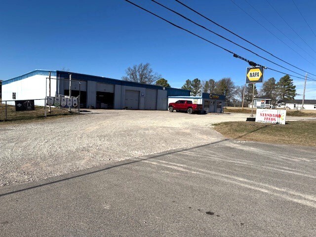 More Photos Of 408 S Dawson St, Meeker Auto Repair For Sale