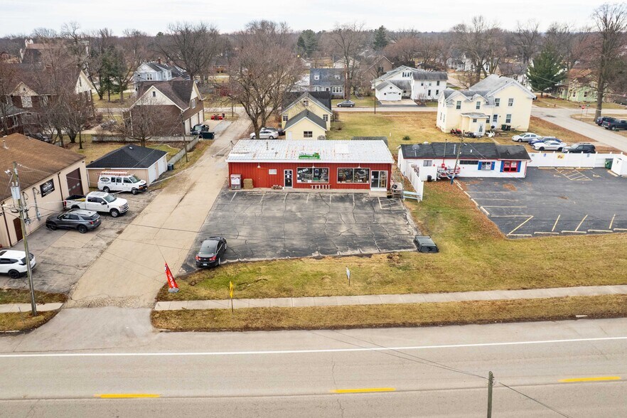 More Photos Of 225 W Market St, Somonauk General Retail For Sale