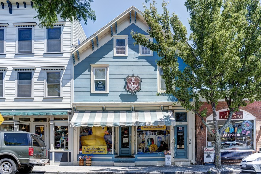 Primary Photo Of 136-138 Main St, Greenport Storefront Retail Residential For Sale