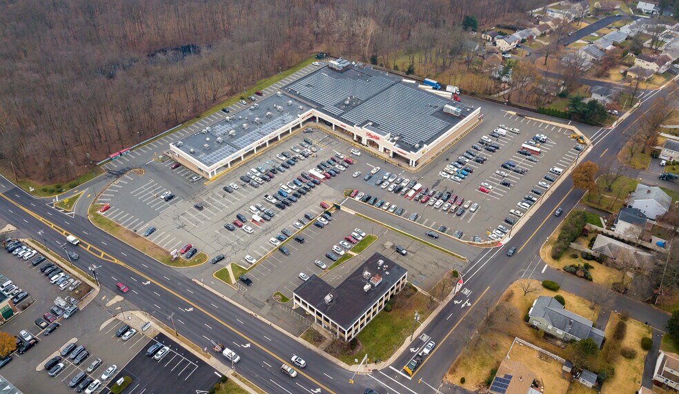 More Photos Of 411-495 Old Hook Rd, Emerson Unknown For Lease