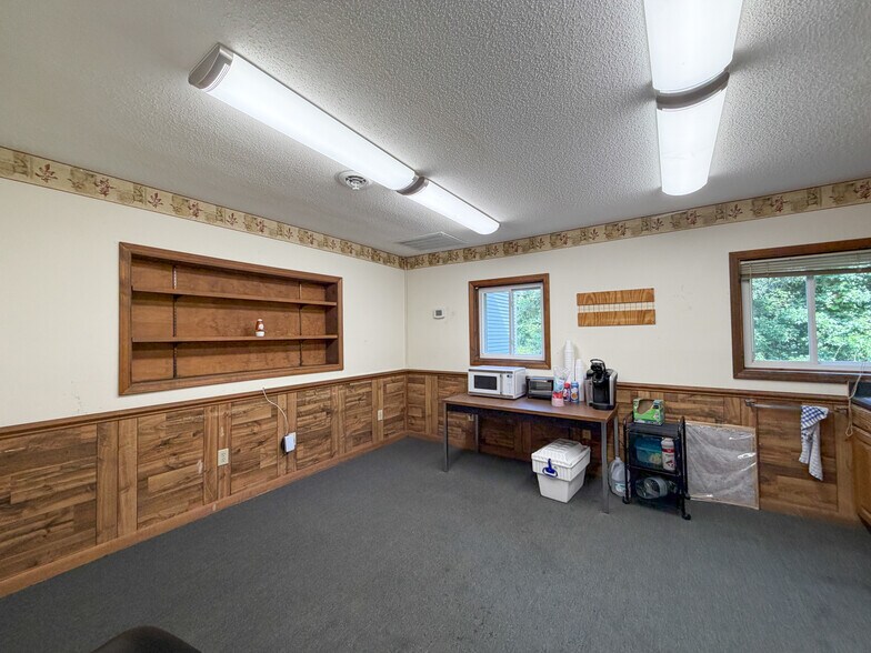 More Photos Of 144 Industrial Dr, Forest City Warehouse For Lease