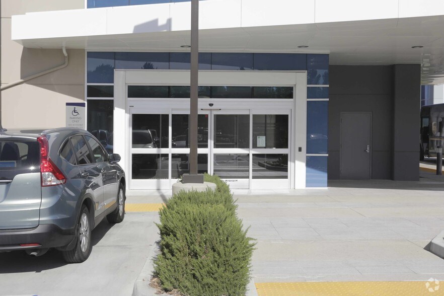 More Photos Of 3828 Schaufele Ave, Long Beach Medical For Lease