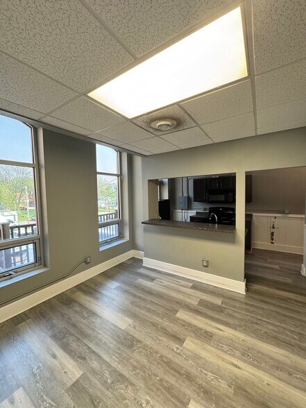 More Photos Of 327 N Riverfront Dr, Mankato Storefront Retail Residential For Sale