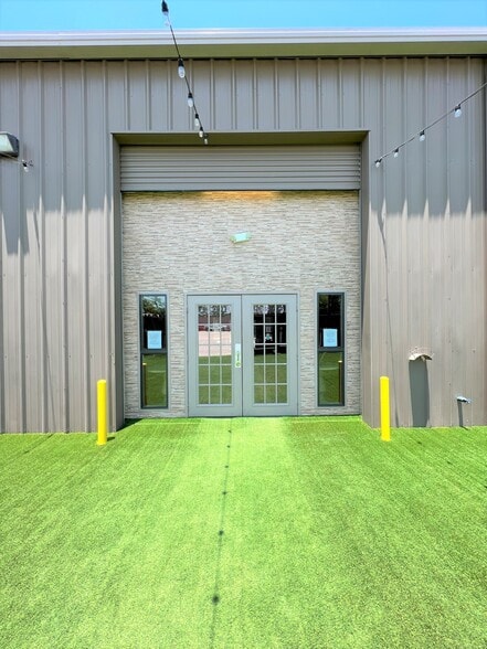 More Photos Of 22318 Interstate 45, Spring Storefront Retail Office For Lease